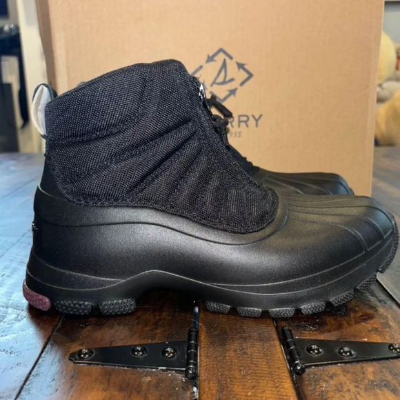 Sperry Boots! 🥾 NIB. - Picture 1 of 9